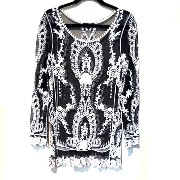 You Are Not Alone Tops - You Are Not Alone Embroidered Floral Lace Mesh Sheer Top Size Medium